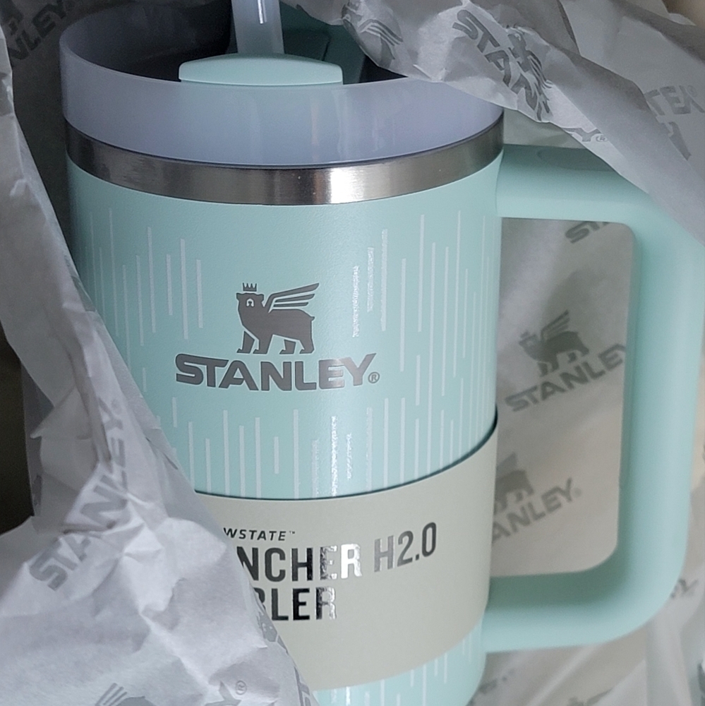 NEW 40oz Soft Rain Mint Stanley 2.0 Quencher Exclusive New in Box!! - Picture 2 of 9
